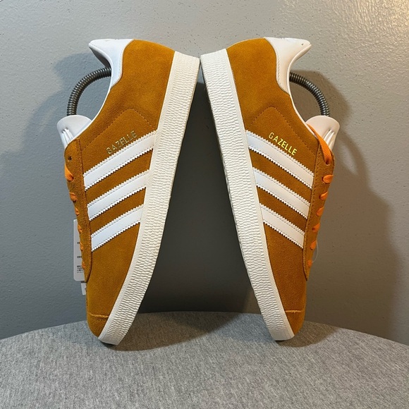 Adidas Originals Gazelle Suede Sneakers Orange/White Men’s Size 9.5 IG2091​ - Picture 7 of 11